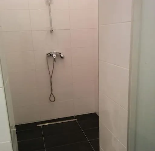 Center Apartment *