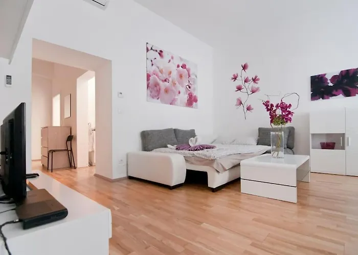 Apartment Center *